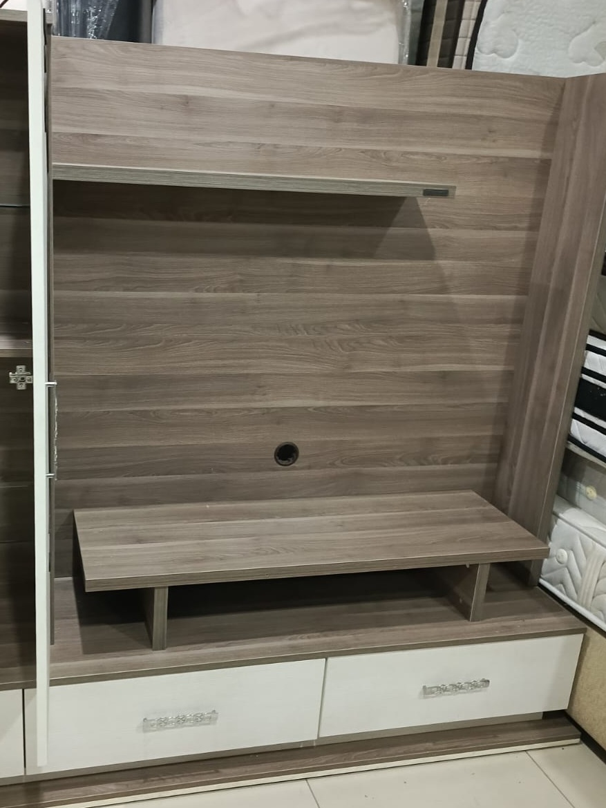 5 Ahşap desenli tv ünitesi - Görsel 1